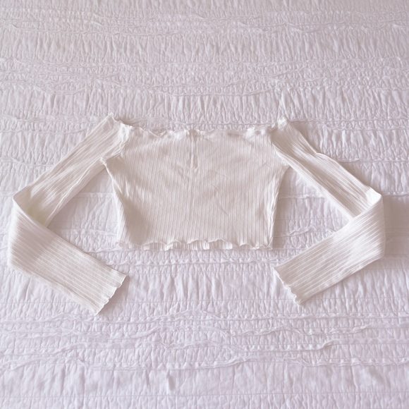 White Crop Top Size Small - Picture 4 of 6